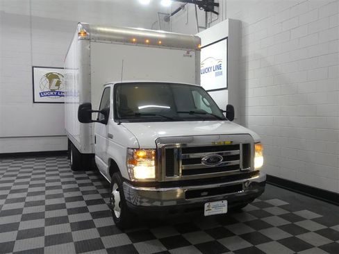 Used 2021 Ford E-350 and Econoline 350 Super Duty w/ Power Windows & Locks Group image 4