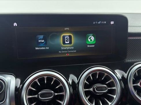 Used 2022 Mercedes-Benz GLB 250 image 33