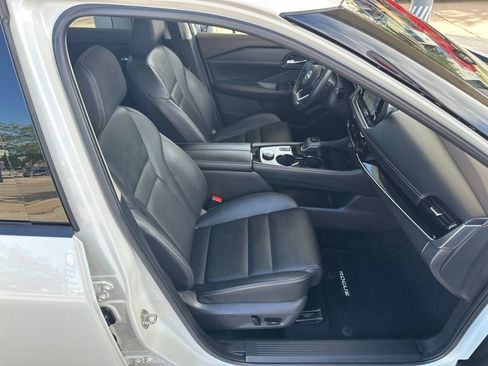 Used 2023 Nissan Rogue SL AWD/4WD image 25