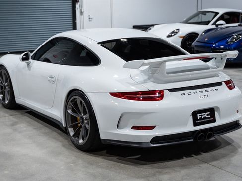 Used 2015 Porsche 911 GT3 RWD image 4