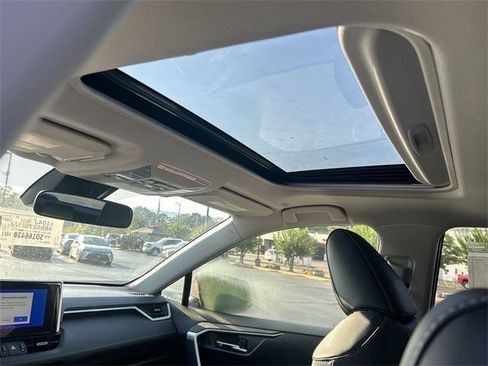 Certified 2025 Toyota RAV4 XLE Premium image 22