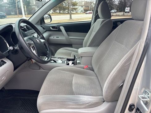 Used 2011 Toyota Highlander 4WD w/ Tech Pkg image 11