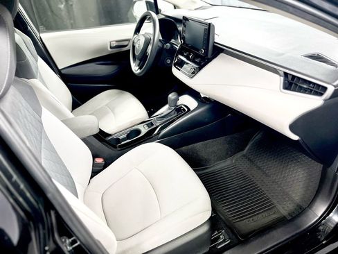 Used 2022 Toyota Corolla LE image 22