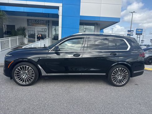 Used 2025 BMW X7 xDrive40i w/ Premium Package AWD/4WD image 4