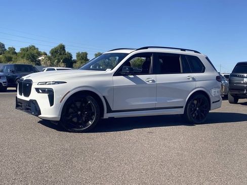 New 2025 BMW X7 M60i w/ Climate Comfort Package image 2