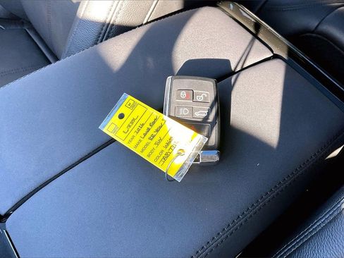 Used 2026 Land Rover Range Rover Velar S image 34