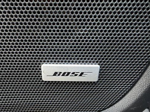 Used 2024 GMC Terrain SLT w/ Infotainment Package II image 25