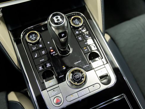 New 2026 Bentley Flying Spur Plug-In Hybrid AWD/4WD image 40