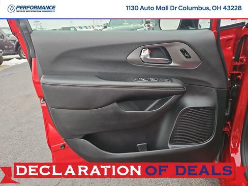 New 2026 Chrysler Pacifica Select w/ S Appearance Package image 21