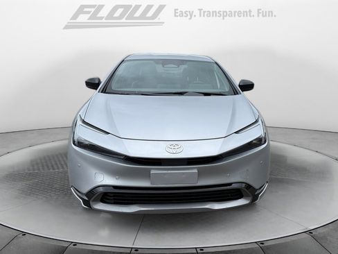 Used 2026 Toyota Prius XLE FWD image 2