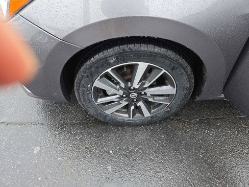 Used 2021 Nissan Versa SV image 18