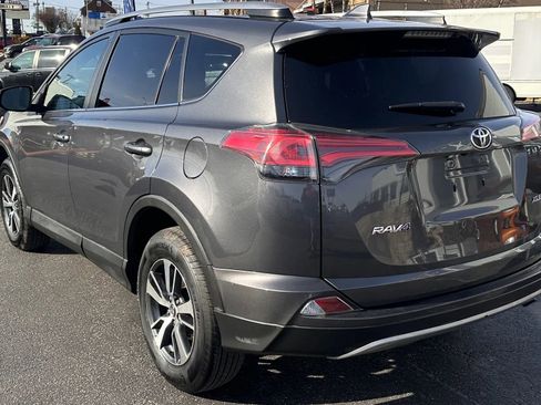 Used 2018 Toyota RAV4 XLE image 7