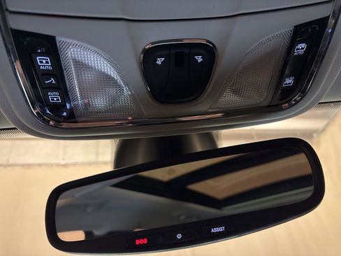 Used 2019 Jeep Cherokee Overland image 21