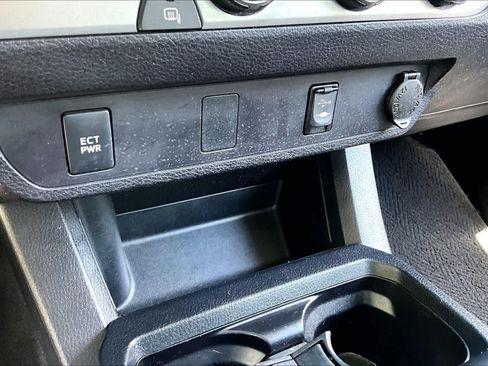 Used 2017 Toyota Tacoma SR w/ SR Convenience Package RWD image 32