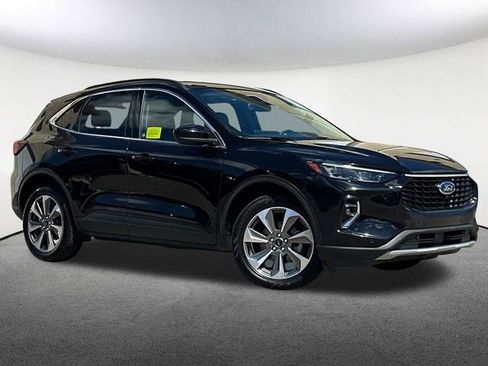 Certified 2023 Ford Escape Platinum image 2