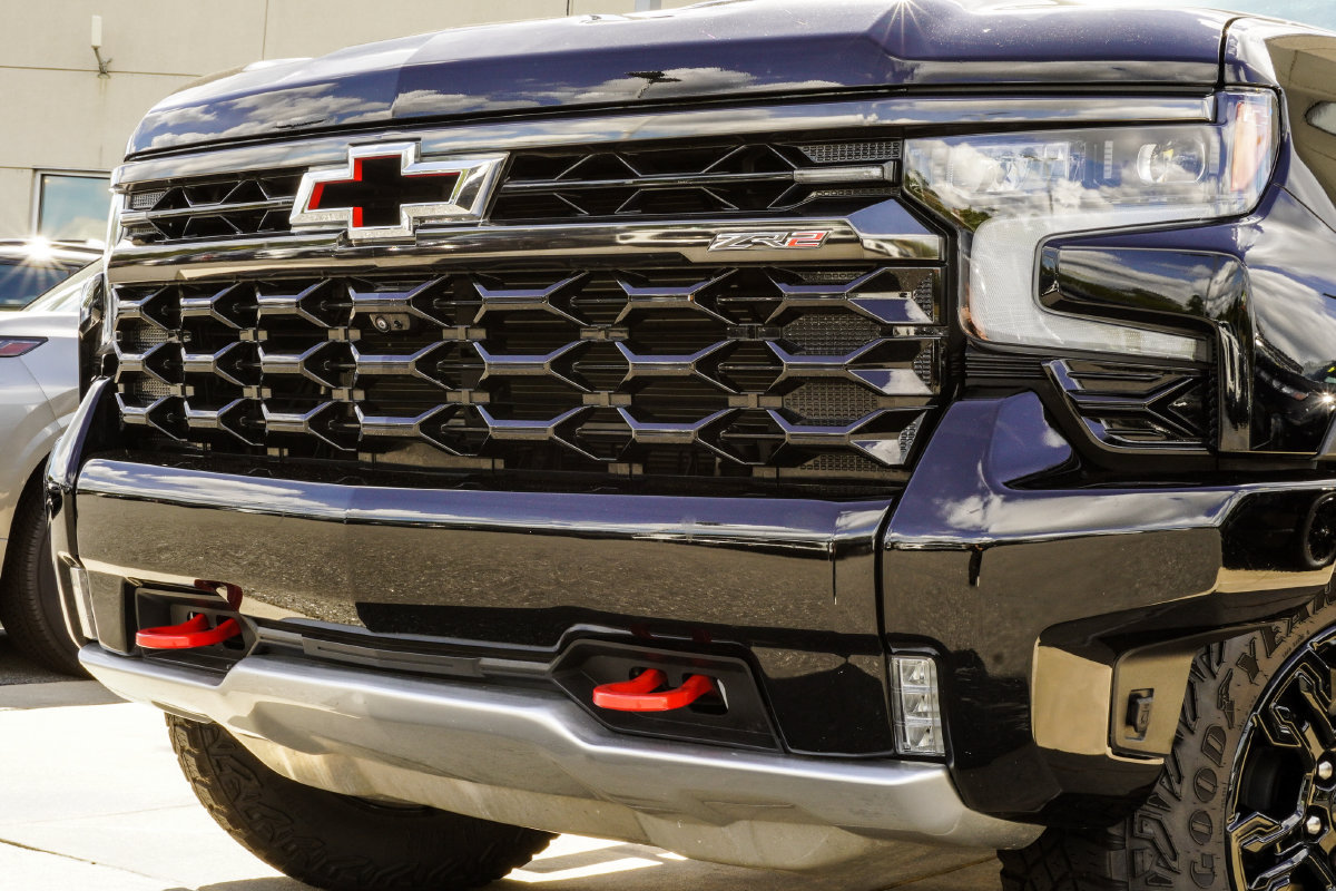 Used 2024 Chevrolet Silverado 1500 ZR2 w/ Technology Package AWD/4WD image 2