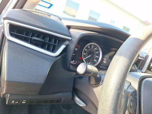 Used 2021 Toyota Corolla LE image 17
