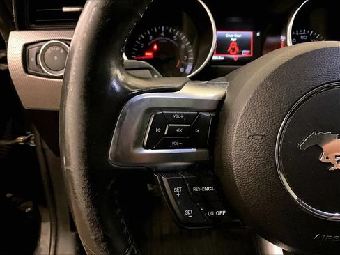 Used 2018 Ford Mustang GT w/ Black Accent Pkg RWD image 17