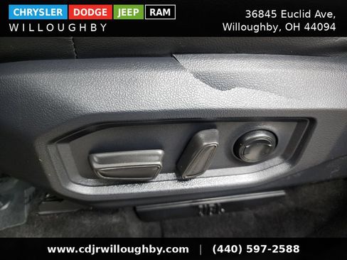 Used 2025 Toyota Tundra Limited AWD/4WD image 16
