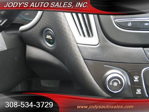 Used 2018 Chevrolet Malibu LS image 15