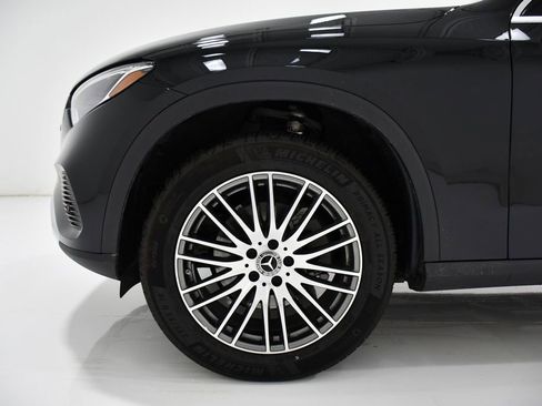 Used 2025 Mercedes-Benz GLC 300 4MATIC image 7