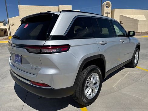 New 2025 Jeep Grand Cherokee Laredo X image 5