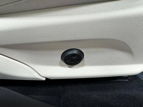 Used 2019 Mercedes-Benz E 300 4MATIC image 20