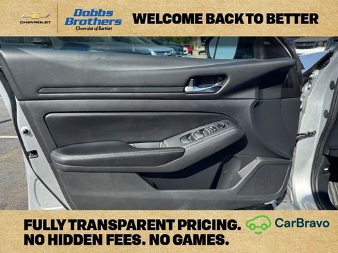 Used 2024 Nissan Altima 2.5 SV FWD image 13