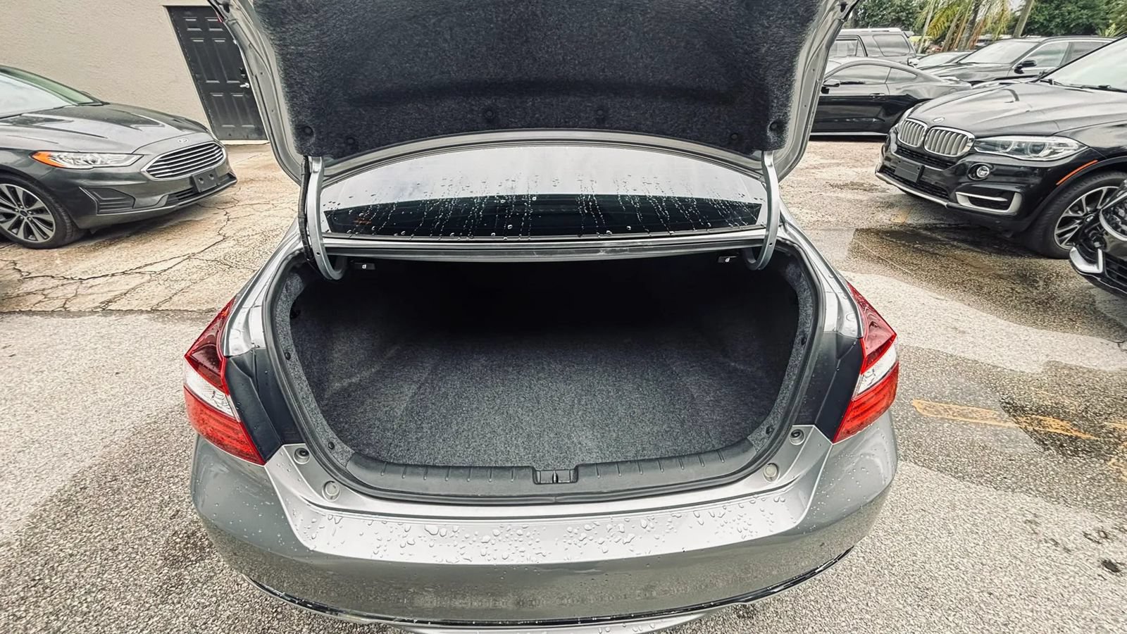 Used 2017 Honda Accord EX-L image 19