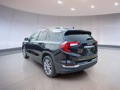 Used 2024 GMC Terrain SLT FWD image 3