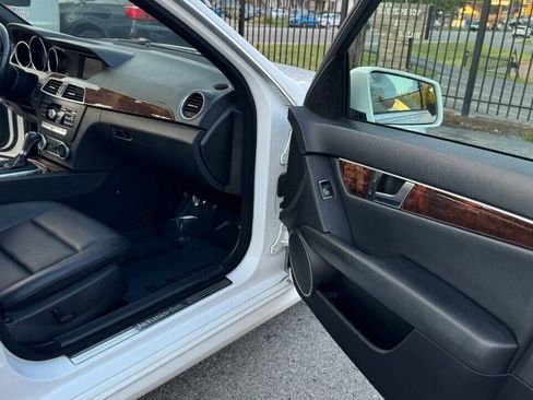 Used 2013 Mercedes-Benz C 250 Sedan image 19