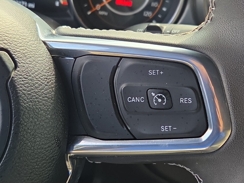 Used 2023 Jeep Wrangler Unlimited Sahara AWD/4WD image 25