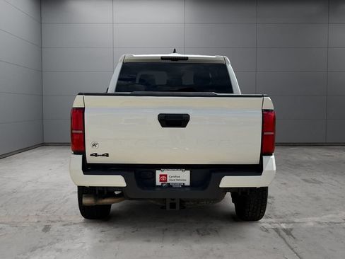 Certified 2024 Toyota Tacoma TRD Off-Road AWD/4WD image 4