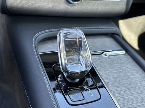 New 2024 Volvo XC90 B6 Ultimate w/ Protection Package Premier AWD/4WD image 17
