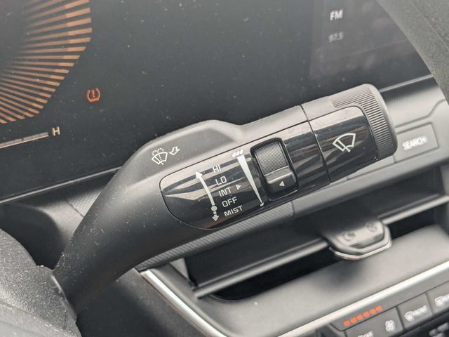 Used 2025 Kia K4 FWD image 25