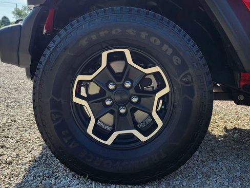 Used 2020 Jeep Gladiator Sport w/ Quick Order Package 24S AWD/4WD image 3
