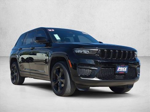 Used 2023 Jeep Grand Cherokee Altitude AWD/4WD image 3