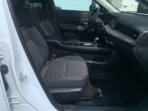 Used 2025 Nissan Kicks SV w/ SV Premium Package AWD/4WD image 30