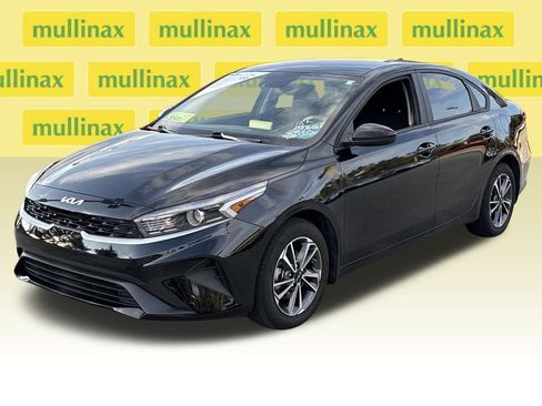 Used 2024 Kia Forte LXS image 12