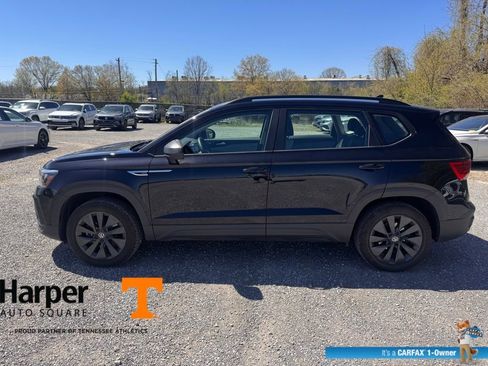 Used 2023 Volkswagen Taos S image 2
