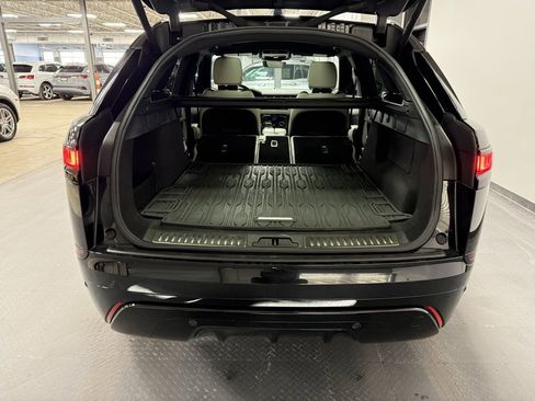 Used 2022 Land Rover Range Rover Velar R-Dynamic S image 23