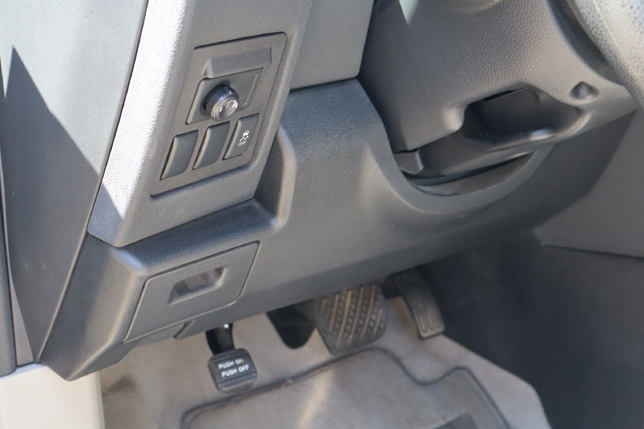 Used 2013 Nissan Rogue SV FWD image 19