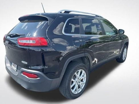 Used 2017 Jeep Cherokee Latitude w/ Safety/Convenience Group AWD/4WD image 6