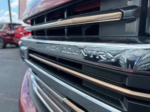 Used 2020 Chevrolet Silverado 1500 High Country w/ Technology Package AWD/4WD image 3