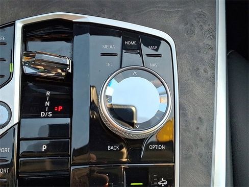 Used 2023 BMW X7 xDrive40i w/ Premium Package image 16