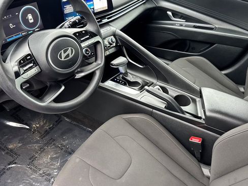 Certified 2024 Hyundai Elantra SEL image 7