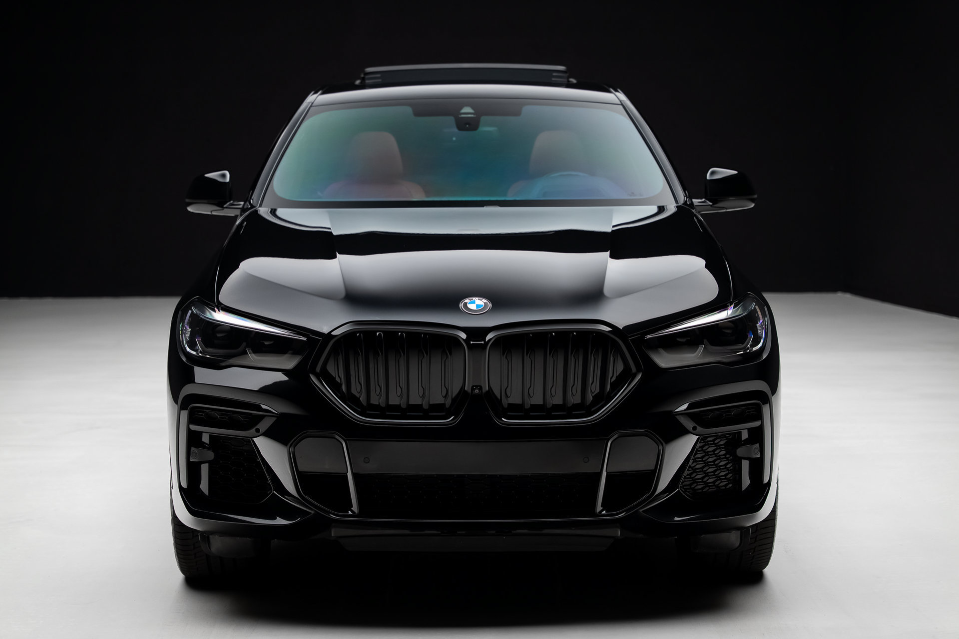 Used 2022 BMW X6 M50i w/ Premium Package AWD/4WD image 7