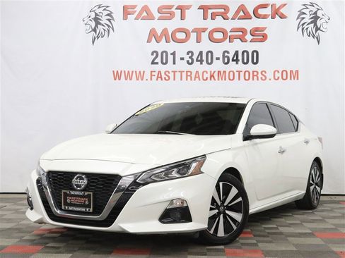 Used 2020 Nissan Altima 2.5 SV FWD image 1