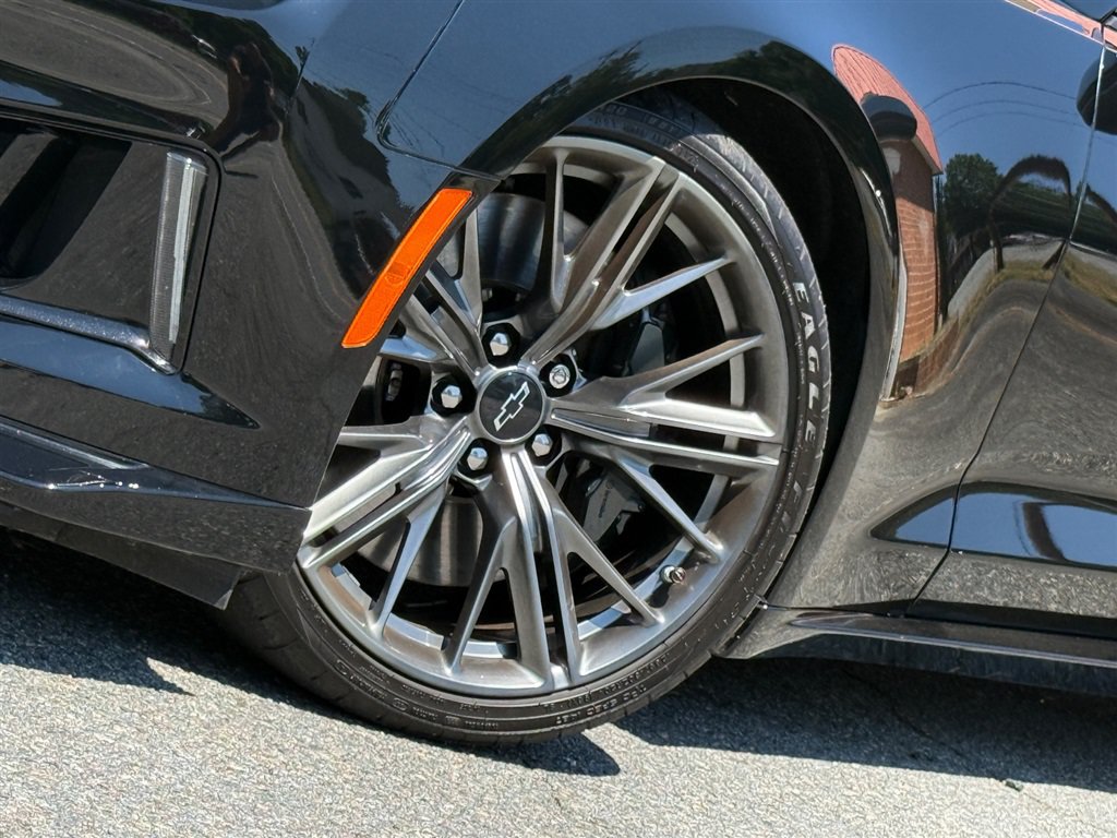 Used 2023 Chevrolet Camaro ZL1 RWD image 11
