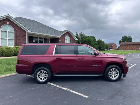 Used 2016 Chevrolet Suburban LT RWD image 9